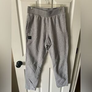 Men’s Gray Under Armour Sweat Pants Size Medium